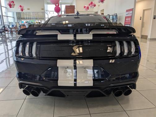 2021 Ford Shelby GT500 Base