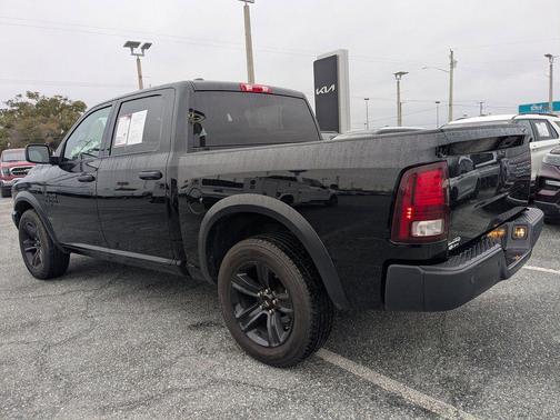 2024 RAM 1500 Classic Warlock Crew Cab 4x2 5'7' Box