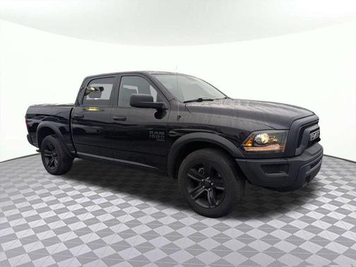 2024 RAM 1500 Classic Warlock Crew Cab 4x2 5'7' Box