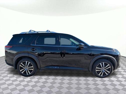 2023 Nissan Pathfinder Platinum 4WD
