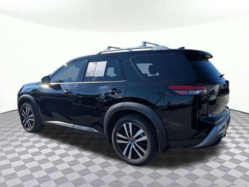 2023 Nissan Pathfinder Platinum 4WD