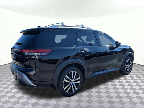 2023 Nissan Pathfinder Platinum 4WD