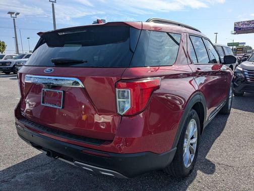 Rapid Red Metallic Tinted Clearcoat 2020 Ford Explorer XLT