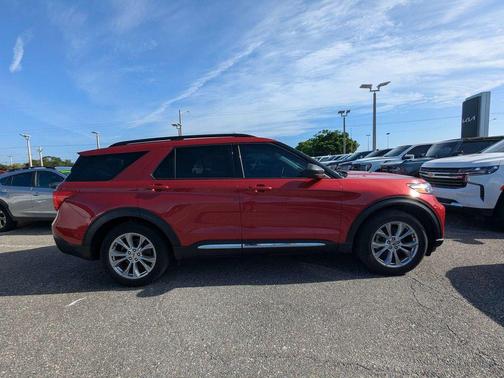 Rapid Red Metallic Tinted Clearcoat 2020 Ford Explorer XLT