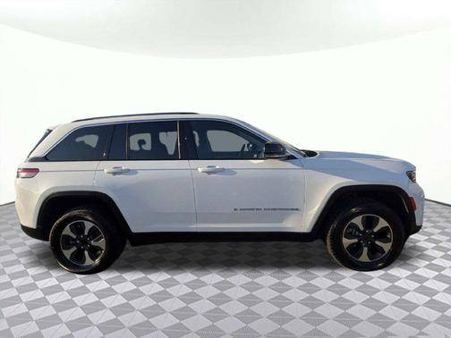 Bright White 2024 Jeep Grand Cherokee 4xe Base