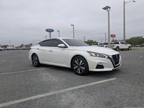 2022 Nissan Altima 2.5 SV