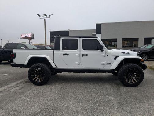 2022 Jeep Gladiator Willys 4x4