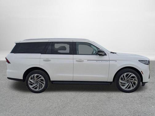 2026 Lincoln Navigator Premiere