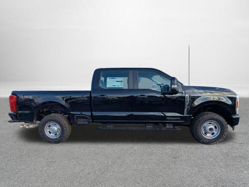 Agate Black Metallic 2026 Ford F-250 XL
