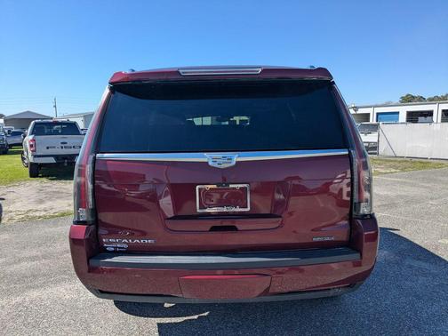 2017 Cadillac Escalade Luxury