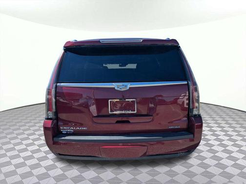 2017 Cadillac Escalade Luxury