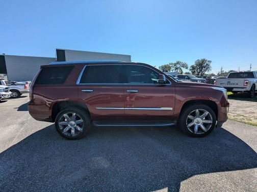 2017 Cadillac Escalade Luxury
