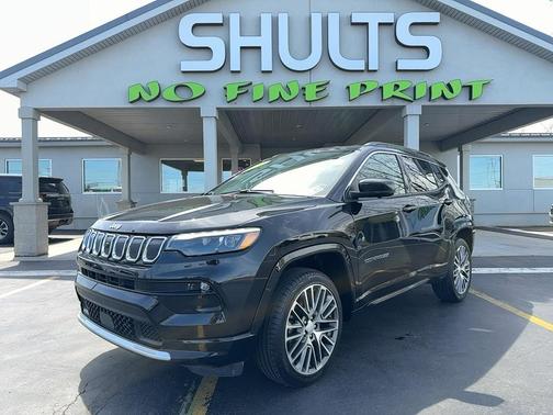 Diamond Black Crystal Pearlcoat 2022 Jeep Compass Limited