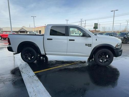 2024 RAM 1500 Classic Warlock Crew Cab 4x4 5'7' Box