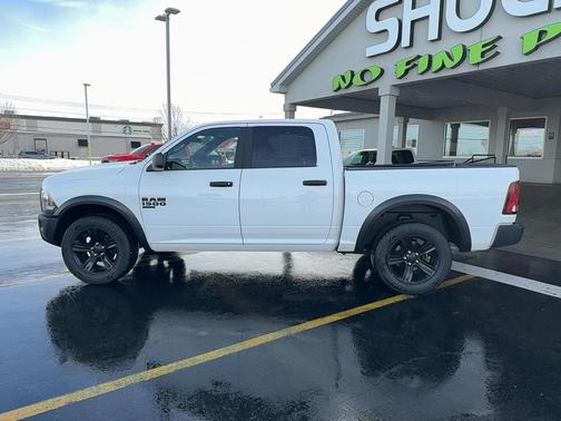2024 RAM 1500 Classic Warlock Crew Cab 4x4 5'7' Box