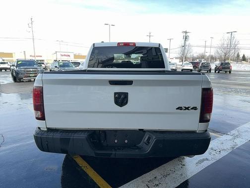 2024 RAM 1500 Classic Warlock Crew Cab 4x4 5'7' Box