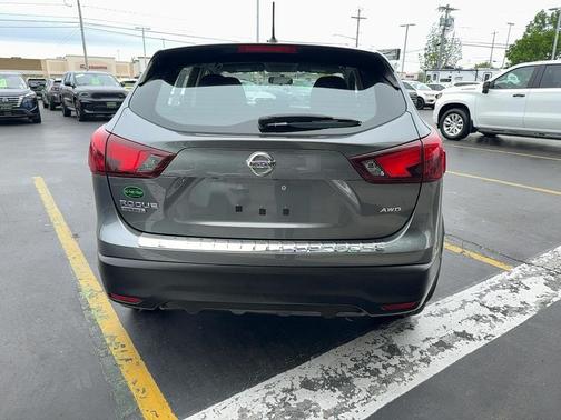 Gun Metallic 2018 Nissan Rogue Sport S