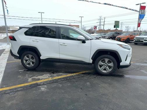 2024 Toyota RAV4 XLE