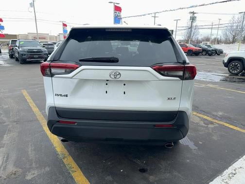 2024 Toyota RAV4 XLE