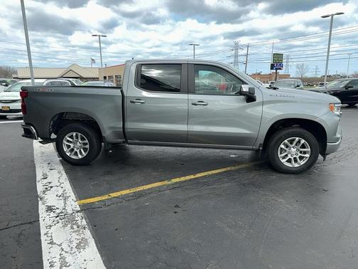 Sterling Gray Metallic 2023 Chevrolet Silverado 1500 LT