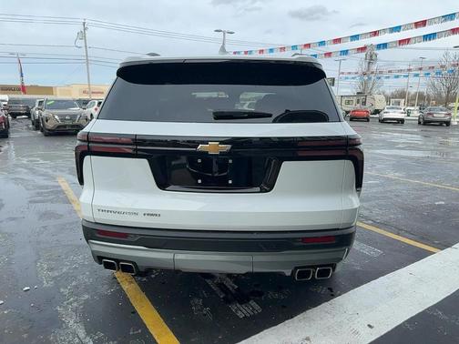 2025 Chevrolet Traverse LT