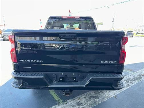 2022 Chevrolet Silverado 1500 Custom