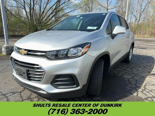 Silver Ice Metallic 2020 Chevrolet Trax LS