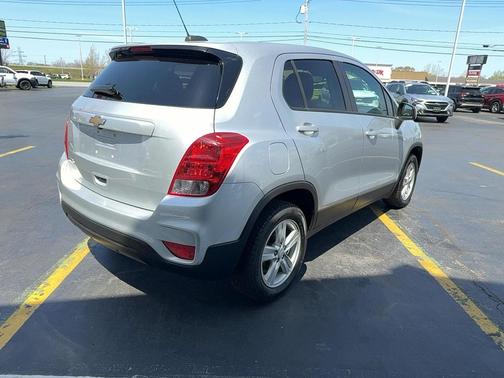 Silver Ice Metallic 2020 Chevrolet Trax LS