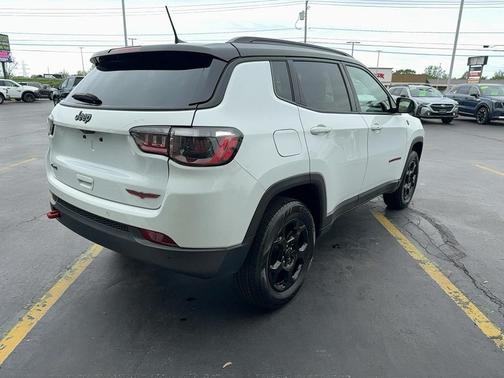 Bright White Clearcoat 2023 Jeep Compass Trailhawk