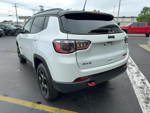 Bright White Clearcoat 2023 Jeep Compass Trailhawk