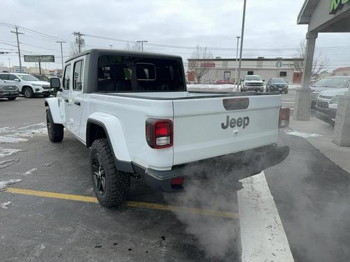 2022 Jeep Gladiator Sport S