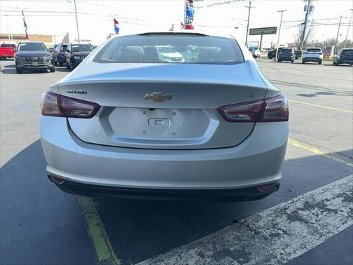 2022 Chevrolet Malibu FWD LT