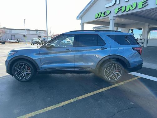 2025 Ford Explorer ST