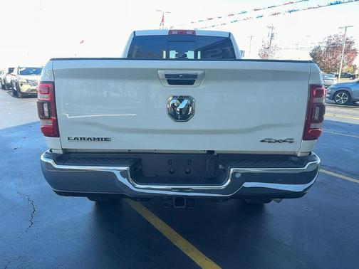 2020 RAM 2500 Laramie Crew Cab 4X4 6'4' Box
