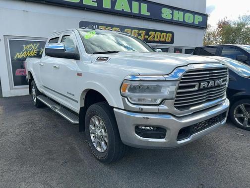 2020 RAM 2500 Laramie Crew Cab 4X4 6'4' Box