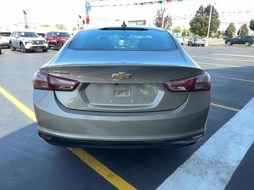 2022 Chevrolet Malibu FWD LT