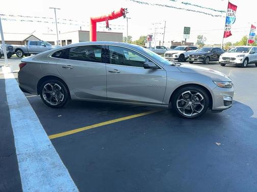 2022 Chevrolet Malibu FWD LT
