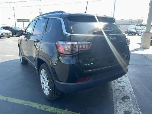 2022 Jeep Compass Latitude Lux