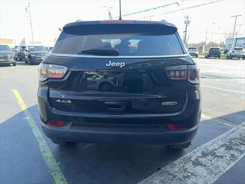 2022 Jeep Compass Latitude Lux