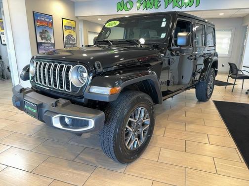 Black Clearcoat 2026 Jeep Wrangler 4-Door Sahara 4x4