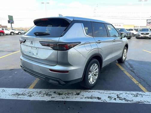 2025 Mitsubishi Outlander ES 2.5 2WD