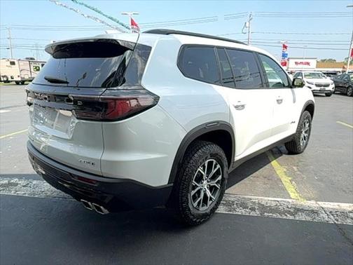 2024 GMC Acadia AWD AT4
