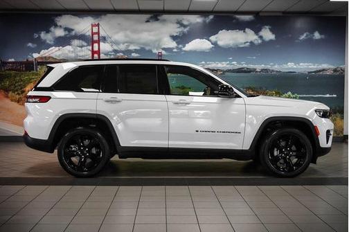 2023 Jeep Grand Cherokee Altitude
