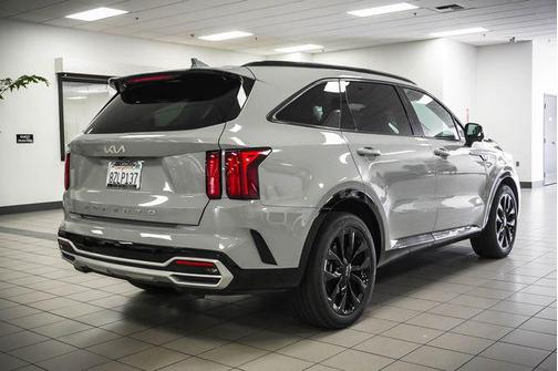 Wolf Gray 2022 Kia Sorento SX