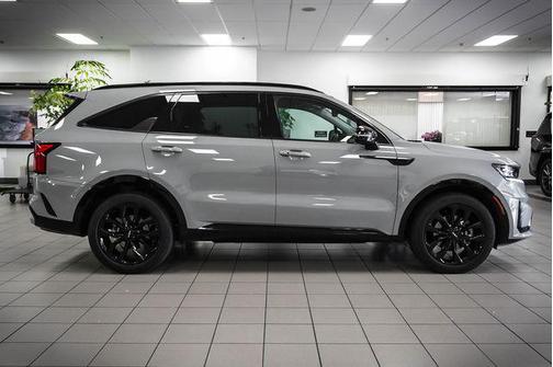 Wolf Gray 2022 Kia Sorento SX