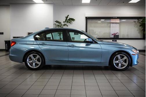 Liquid Blue Metallic 2014 BMW 320 i