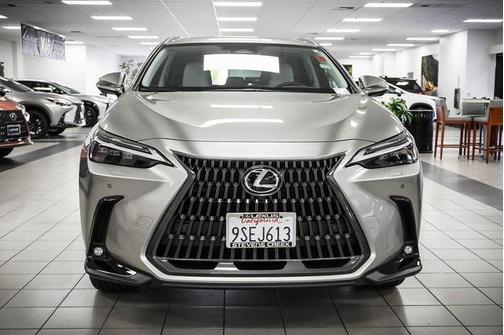 2025 Lexus NX 450h+ Luxury