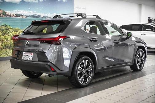 2025 Lexus UX 300h Base