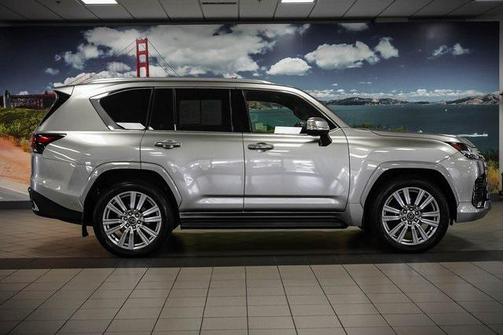 2025 Lexus LX 700h Ultra Luxury