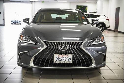 2025 Lexus ES 300h Base